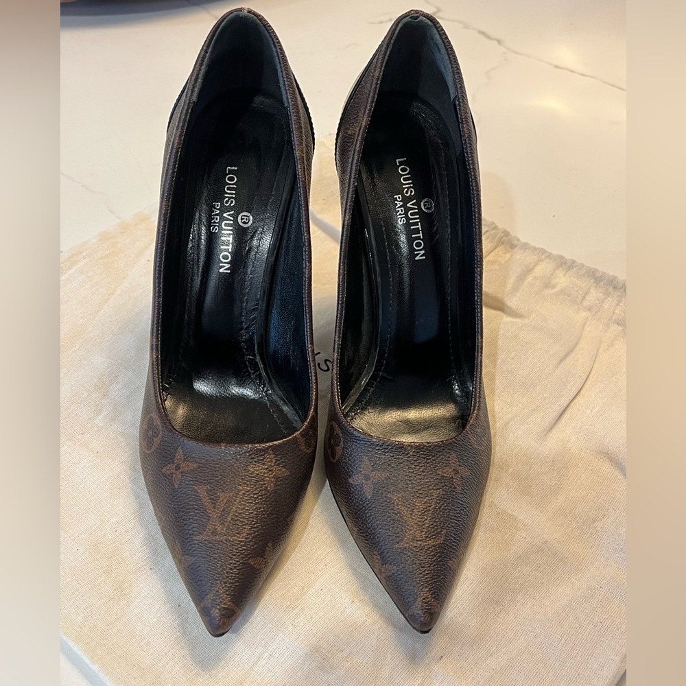 COPY - Louis Vuitton heels size 40